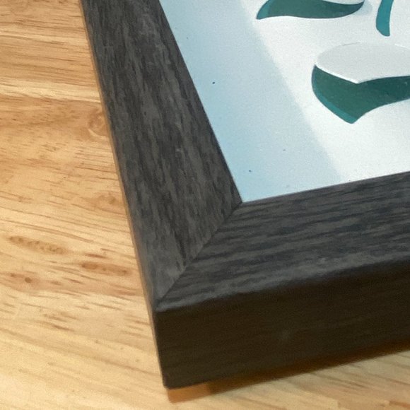 Paper Leaf Portrait Frame Decor 14 x14 - Picture 5 of 8